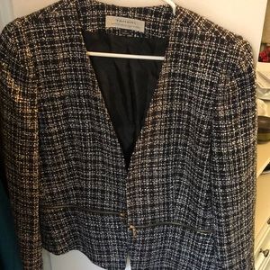 Chic Tahari blazer.